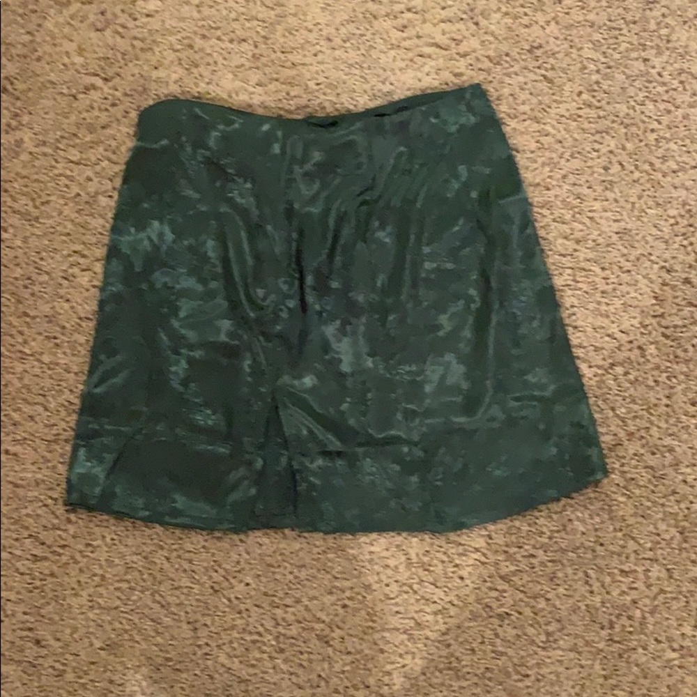 Short jade skirt